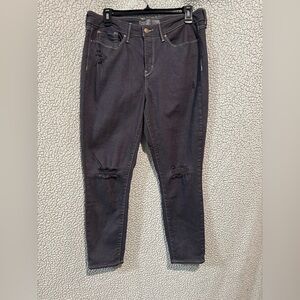 Signature Levi’s Stylish Black Distressed Ankle Jeans